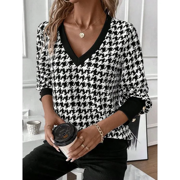 V-neck Long Sleeve Button Printed T-shirt In Contrast Color