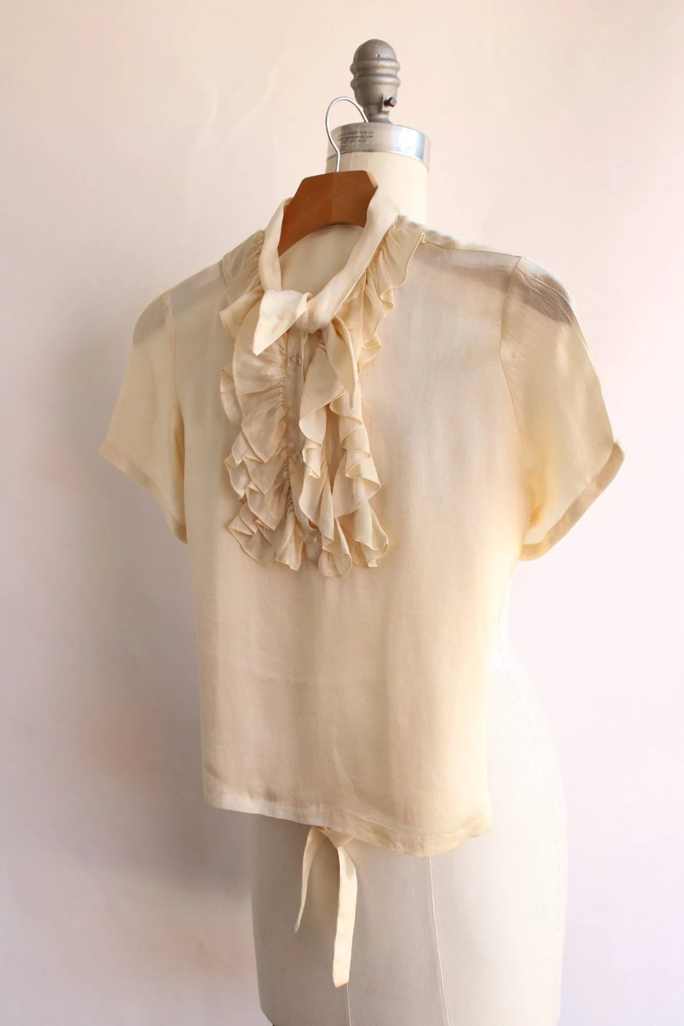 Vintage 1930s 1940s Ivory Silk and Ruffled Blouse